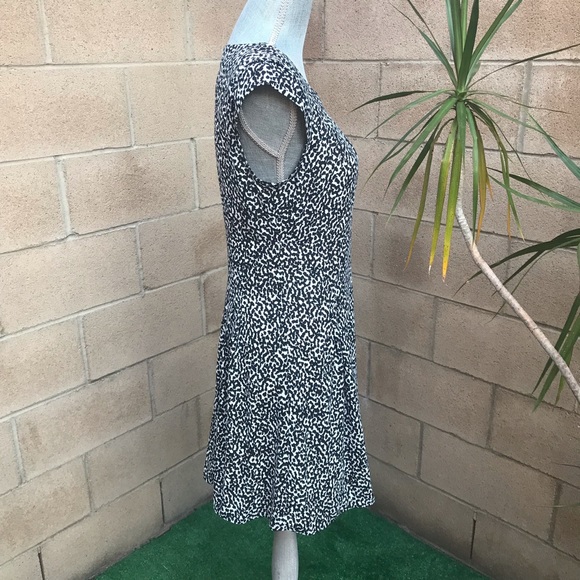 Express Cap Sleeve Printed Dress EUC - Picture 6 of 8